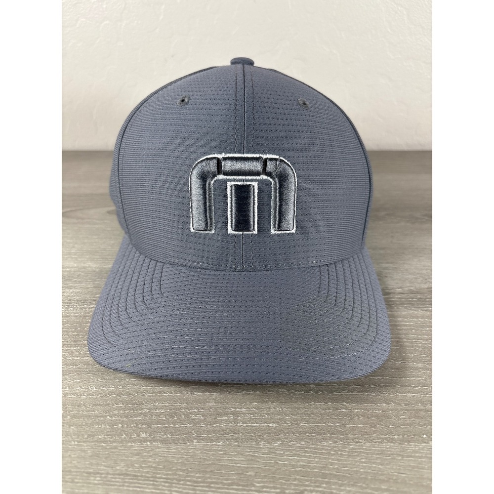 TravisMathew Mens Grey Flexfit Golf Hat Logo Baseball Cap S M Yupoong